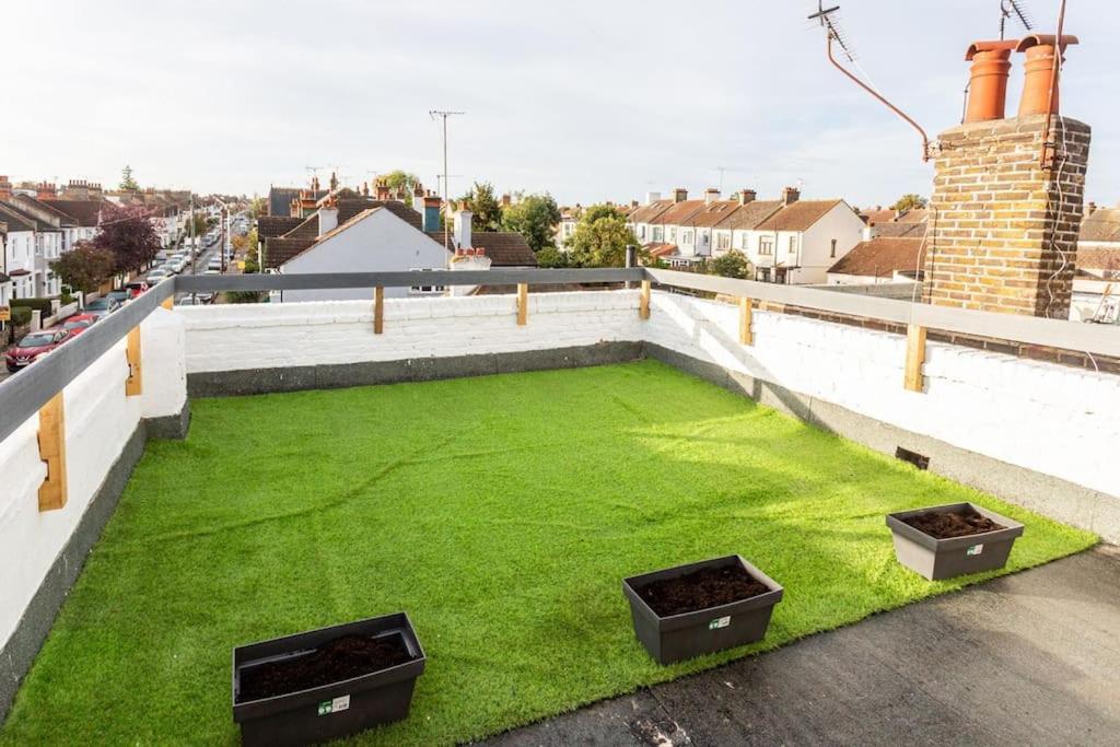 2 Bed Apartment Near The Beach Southend-on-Sea Buitenkant foto