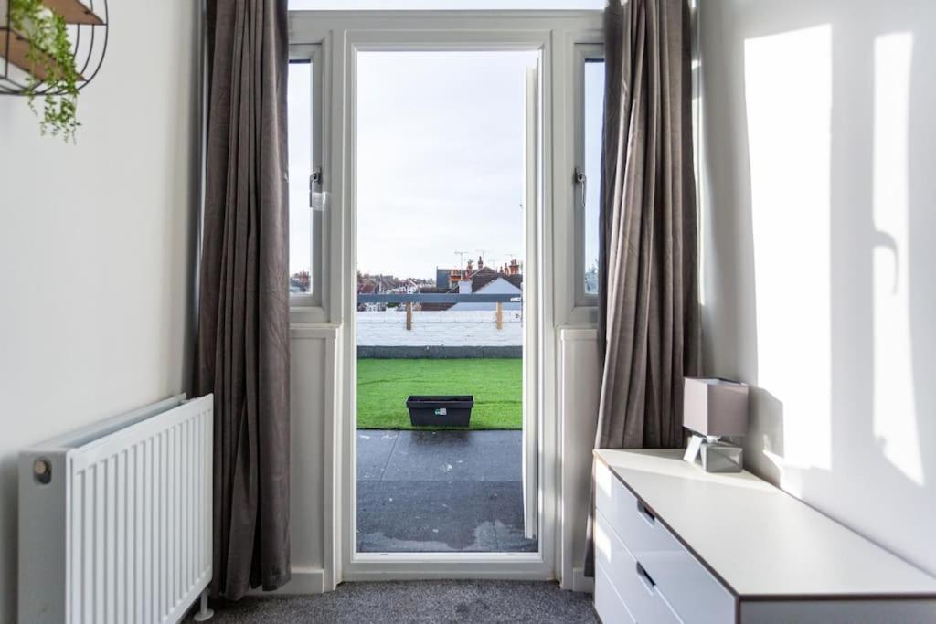 2 Bed Apartment Near The Beach Southend-on-Sea Buitenkant foto